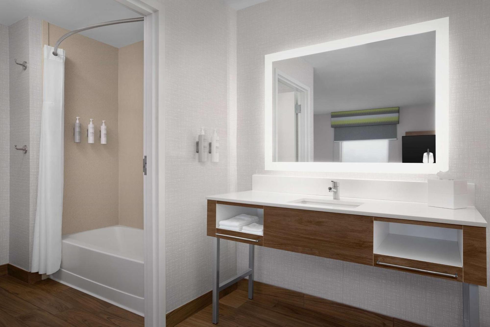 Hampton Inn Yorkville Bagian luar foto
