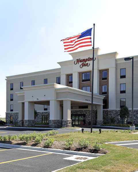 Hampton Inn Yorkville Bagian luar foto